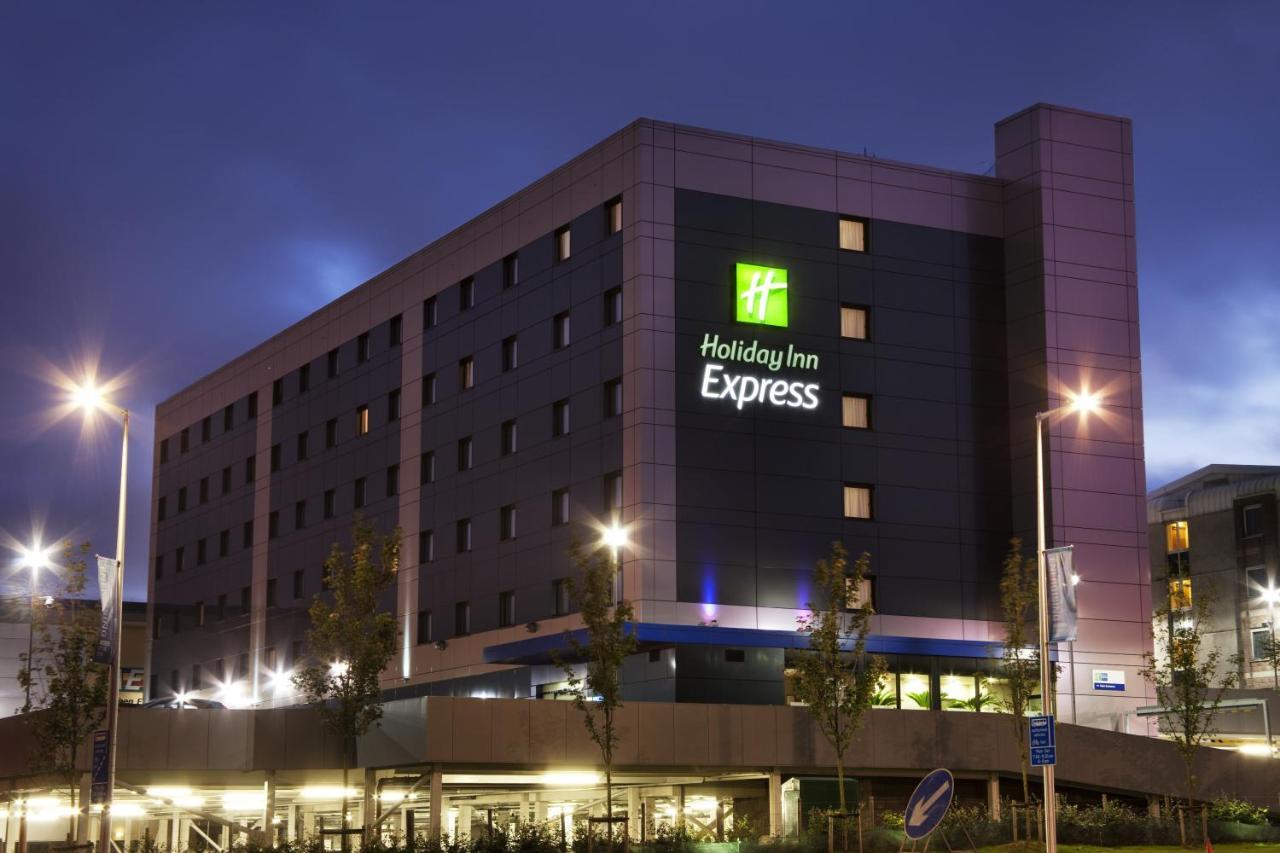 Holiday Inn Express Aberdeen - Bridge Of Don מראה חיצוני תמונה